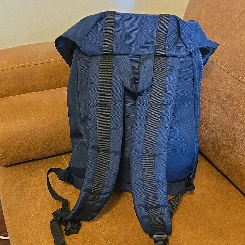 Backpack - Picture 2 of 4